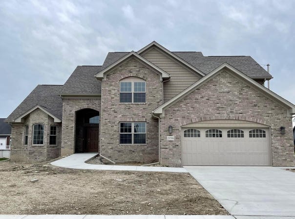25850 Brighton Lane, Brownstown, MI 48134