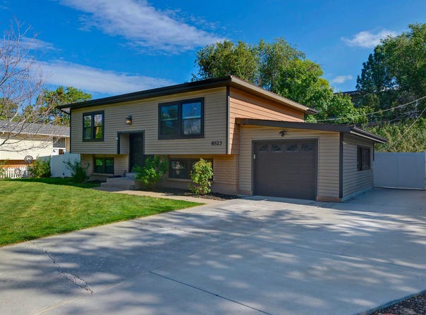 8523 S KELSCH Dr E, Sandy, UT 84093