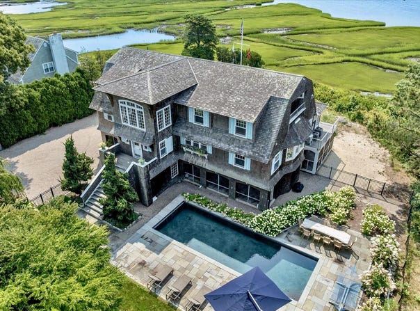 165 Wings Neck Road, Pocasset, MA 02559
