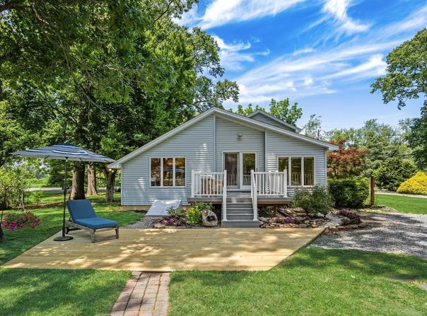 625 DELANCO Road, EDGEWATER PARK, NJ 08010