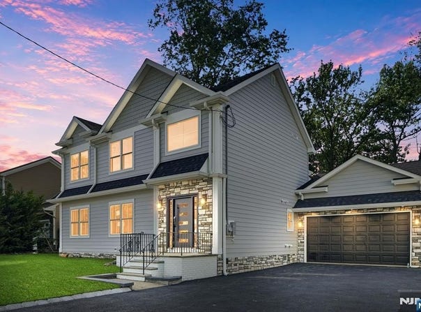 17 Blake Drive, Clark, NJ 07066