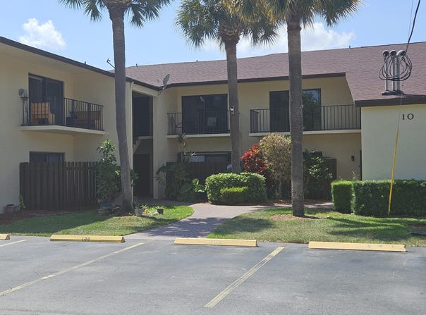 2050 Oleander Boulevard, Fort Pierce, FL 34950