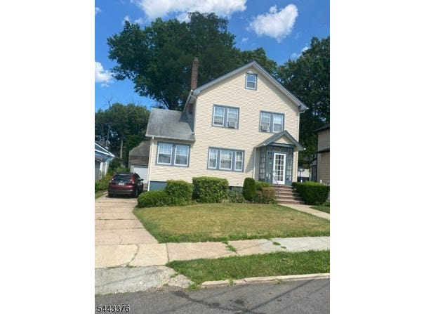 71 E 36Th St, Paterson City, NJ 07514-1209