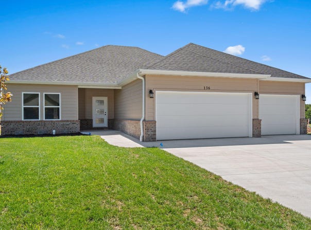 136 E Kelce Lane, Republic, MO 65738