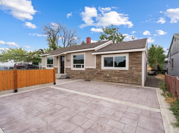 1035 W RIDGEWAY Ave, Hermiston, OR 97838