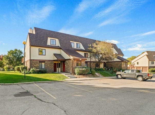 1027 Sunnyvale Lane, Madison, WI 53713
