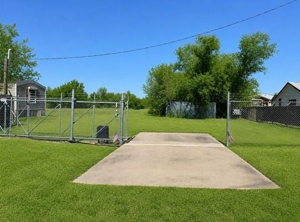 801 Genoa Red Bluff Road, Pasadena, TX 77504