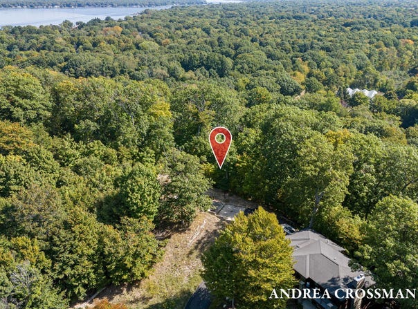 6621 Forest Beach Drive, Holland, MI 49423