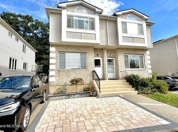 76 Lott Lane, Staten Island, NY 10314