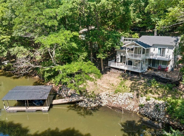 48 Lake Village Road, Eldon, MO 65026