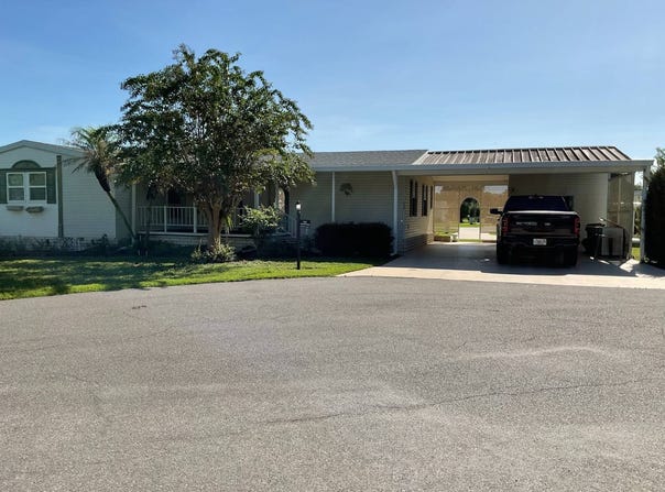 202 Oak Tree Blvd, Winter Haven, FL 33880