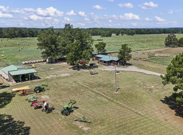 8 Givens Lane, Morrilton, AR 72110