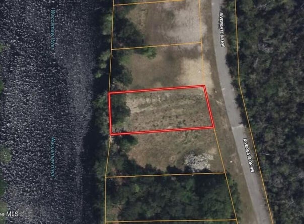 9918 Rivergate Drive NW, Ash, NC 28420