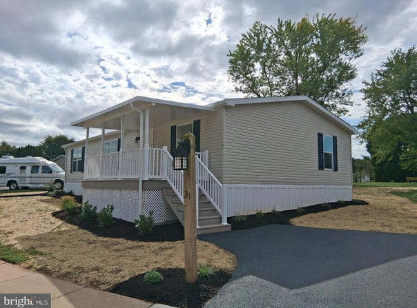 500 MOUNT AIRY Road, STEVENS, PA 17578