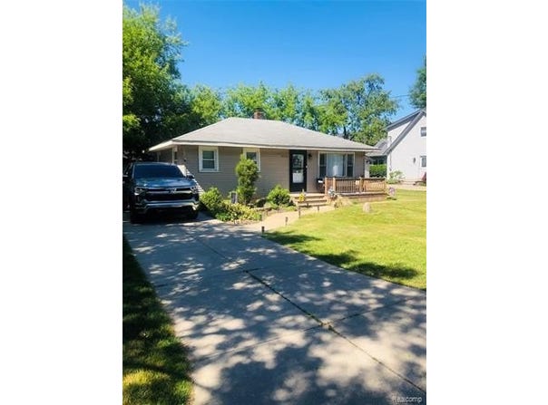 8396 Cooley Beach Drive, White Lake Twp, MI 48386