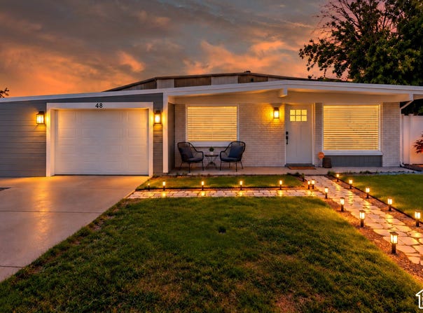 48 W MOON RIDGE Dr, Murray, UT 84107