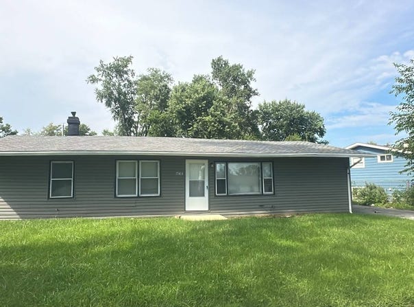 15404 Maple Lane, Markham, IL 60428