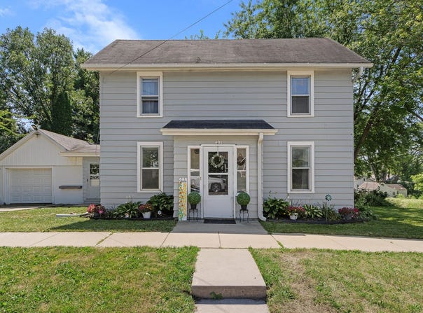 401 Columbia Avenue, DeForest, WI 53532