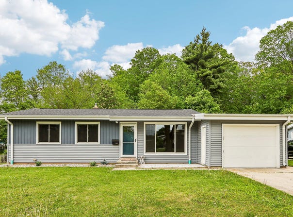 5620 Euston St, Greendale, WI 53129