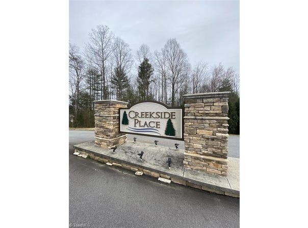 Burberry Drive, Purlear, NC 28665