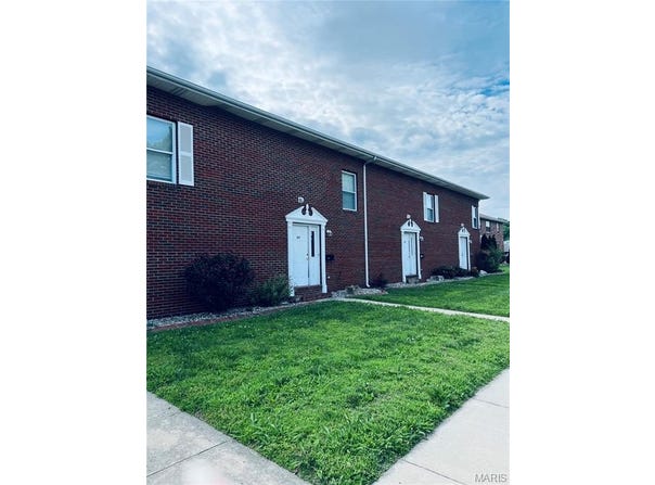 515 S Central, Roxana, IL 62084