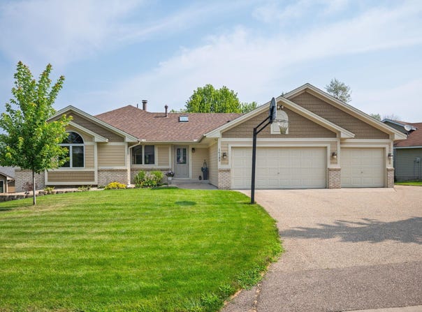 16185 Inglewood Drive, Lakeville, MN 55044
