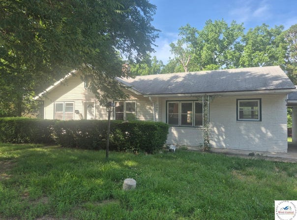 606 E Colorado Road, Windsor, MO 65360