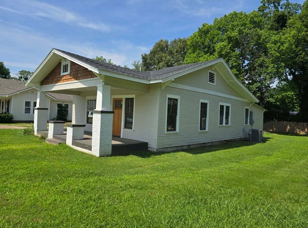 712 5th St, Paris, AR 72855