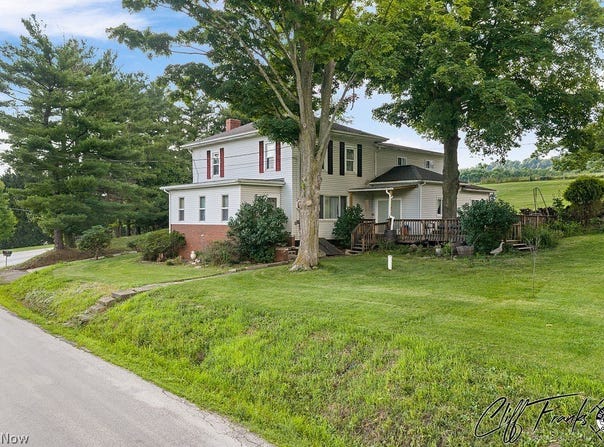 2011 Gordon Road NW, Dover, OH 44622