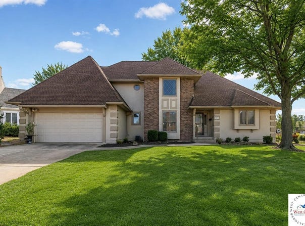1708 S Nicklaus Drive, Clinton, MO 64735