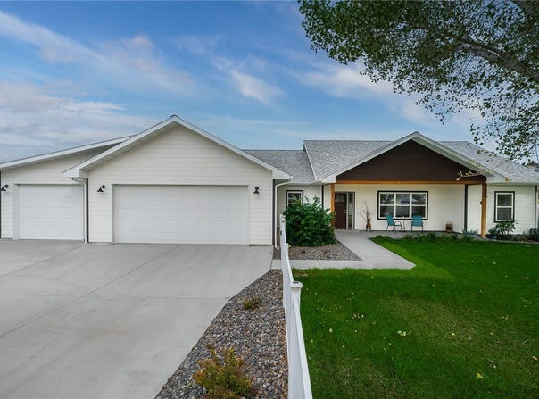 120 E Centennial Road, Columbus, MT 59019