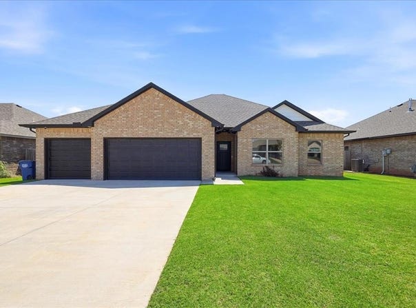 704 N Cottontail Way, Mustang, OK 73064