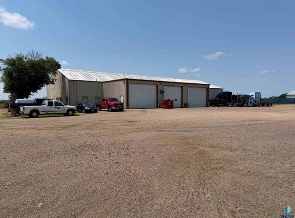 47086 271st St, Sioux Falls, SD 57108