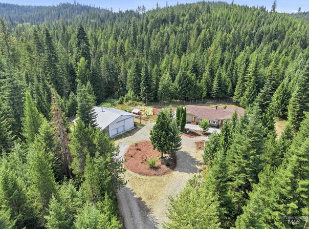 450 Parsons Dr, Priest River, ID 83856