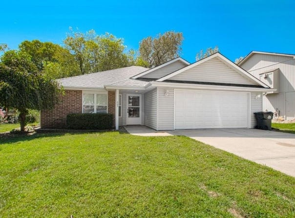 603 Creek Ridge Drive, Grain Valley, MO 64029