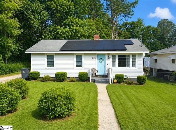 207 Pridmore Street, Laurens, SC 29360
