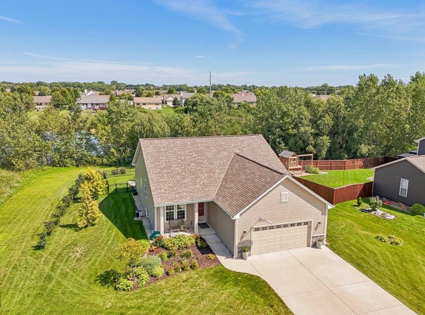 2123 Summerset Dr, Mount Pleasant, WI 53406