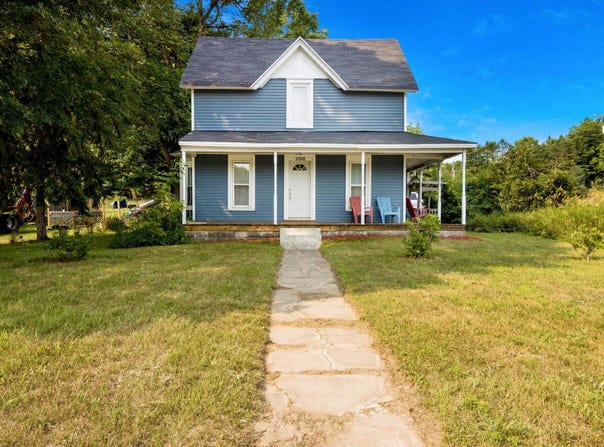 11242 Main Street, Honor, MI 49640