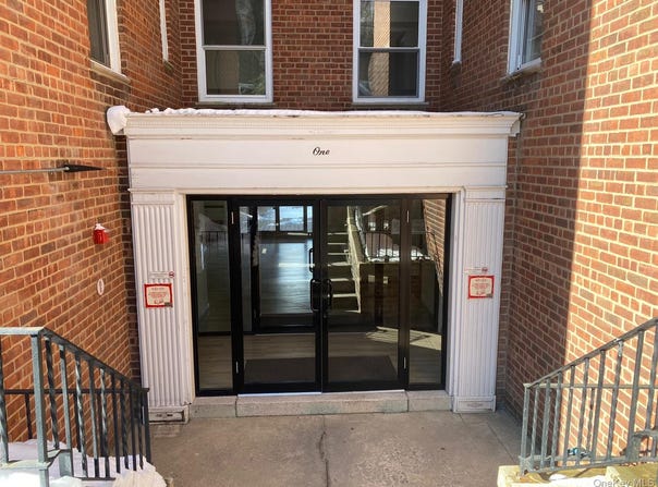 1 Hawley Terrace, Yonkers, NY 10701