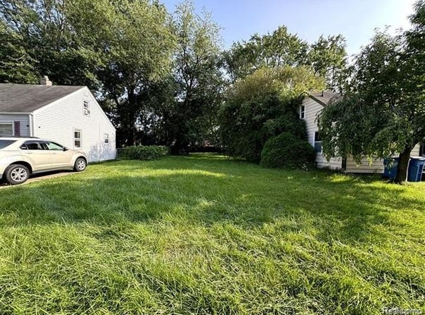 24727 Hopkins, Dearborn Heights, MI 48125