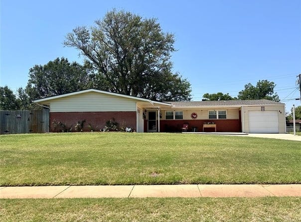 308 Suwannee Road, Burns Flat, OK 73647