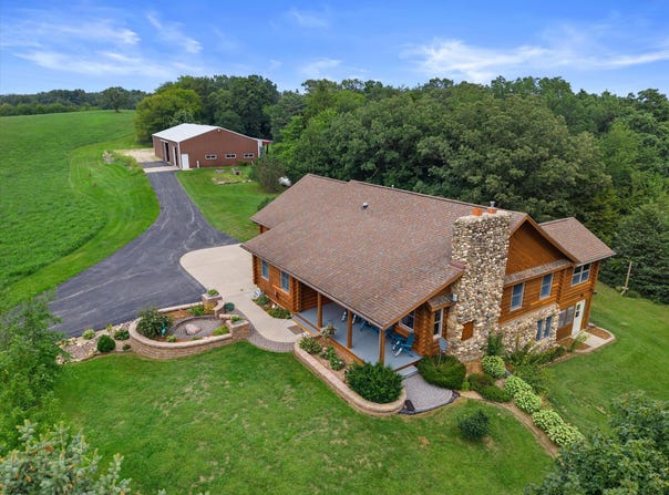 N3810 Scheppert Rd, Fort Atkinson, WI 53538