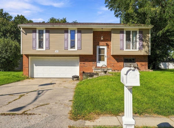 880 Lantern Drive, Marysville, OH 43040