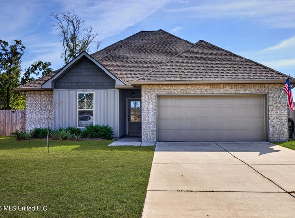 4 Red Oak Drive, Long Beach, MS 39560