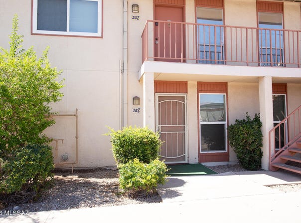 1600 N Wilmot Road, Tucson, AZ 85712