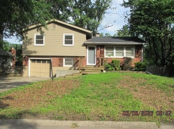 618 NW Kay Drive, Lee's Summit, MO 64063