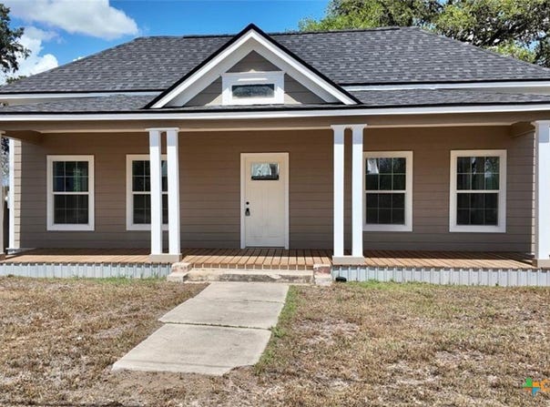 210 Julia St., Yoakum, TX 77995
