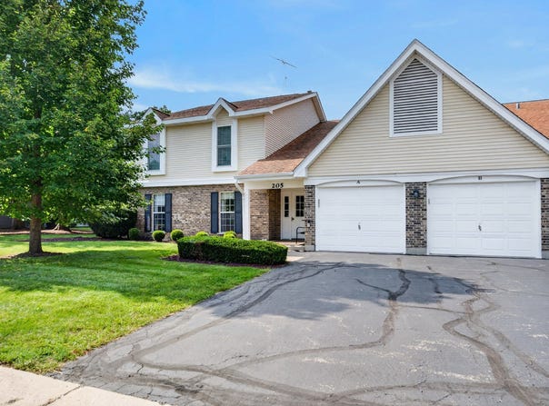 205 N Creekside Trail, McHenry, IL 60050