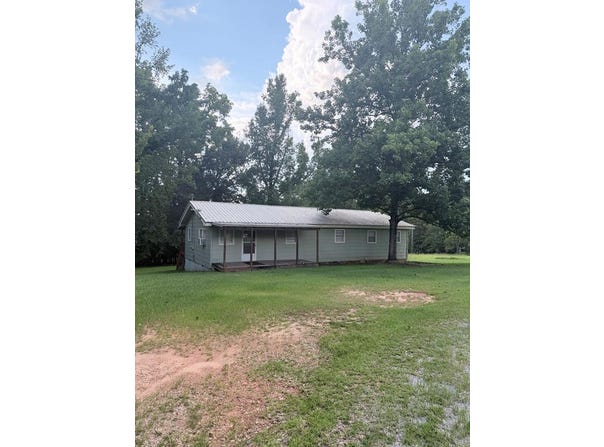 160 Macon Road, McIntyre, GA 31054