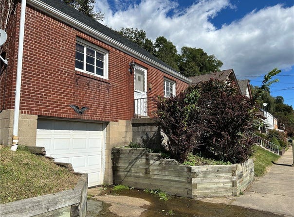 475 E 7th Ave, Tarentum, PA 15084